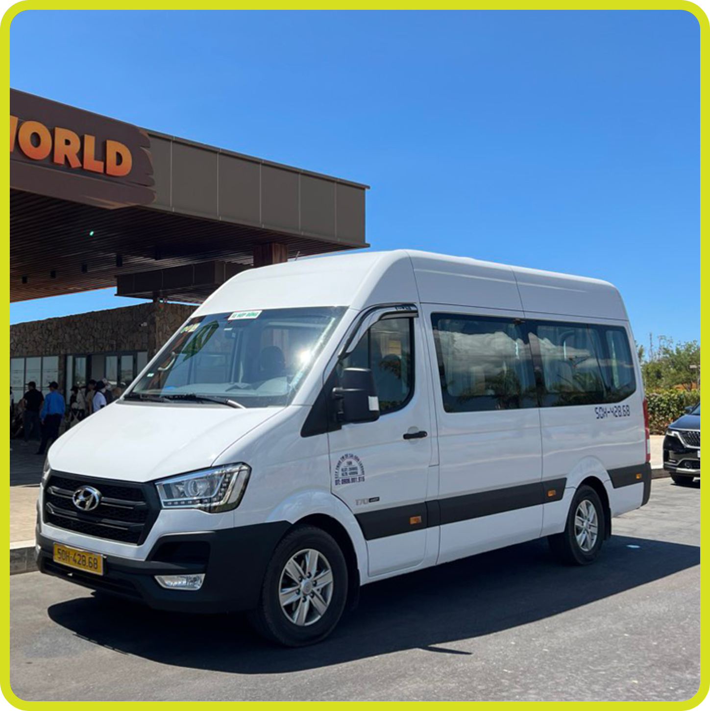 Thuê Xe 16 Chỗ Ford Transit Đưa Đón Sân Bay Long Thành Đi Các Tỉnh Lân Cận