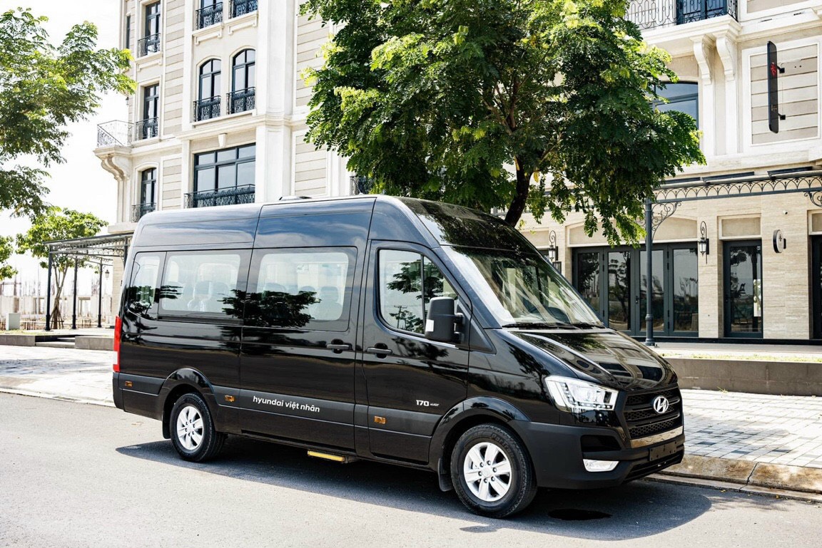 Thuê Xe 16 Chỗ Ford Transit Đưa Đón Sân Bay Long Thành Đi Các Tỉnh Lân Cận